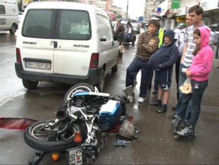 Accident în Nufărul: un motociclist a murit şi soţia sa, pasageră, e în comă (FOTO/VIDEO)
